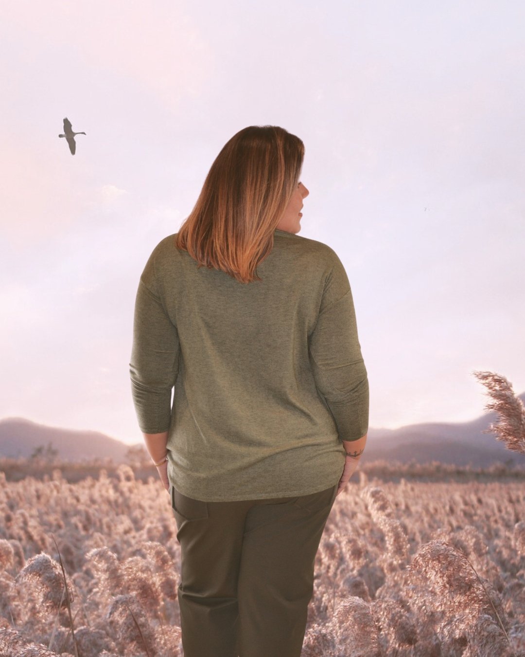 Mannequin portant le pull Marlene vert militaire