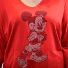 zoom sur le motif du pull Fantasia rouge